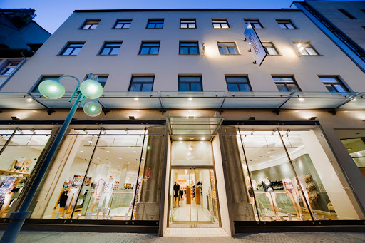 Läden, um elegante Hemdkleider zu kaufen Mannheim