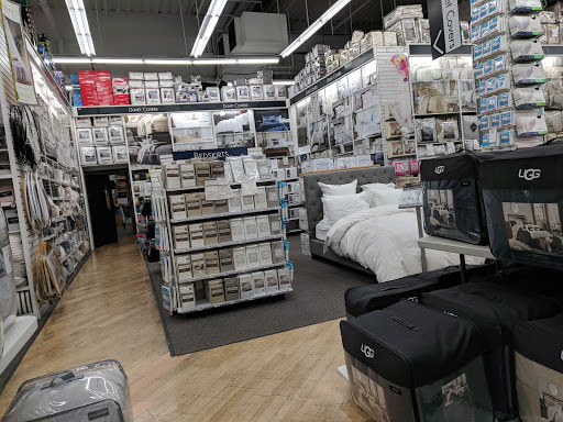 Shopping Mall «Ridgeway Shopping Center», reviews and photos, 2233 Summer St, Stamford, CT 06905, USA