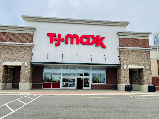 Department Store «T.J. Maxx», reviews and photos, 1751 Ritchie Station Ct, Capitol Heights, MD 20743, USA