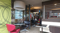 Atmosphère du Restauration rapide McDonald's à Saint-Cyr-sur-Mer - n°3