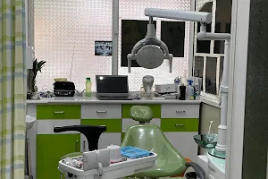 City smiles dental clinic and implant center image