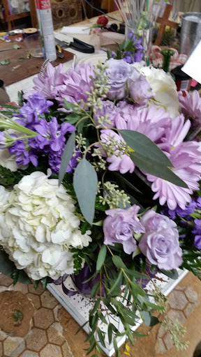 Florist «A & B Florist», reviews and photos, 908 S Cashua Dr, Florence, SC 29501, USA