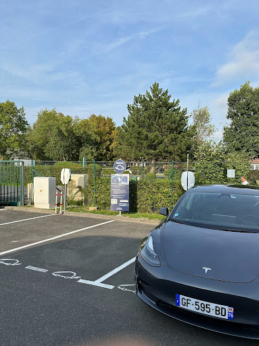Borne de recharge de véhicules électriques Last Mile Solutions Station de recharge La Rivière-Saint-Sauveur