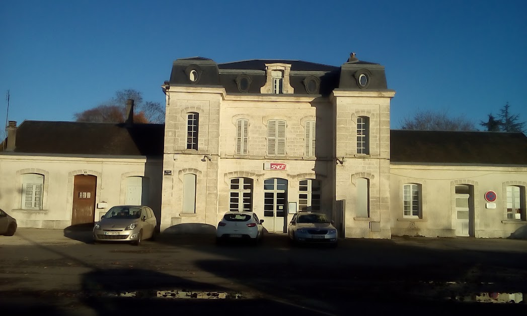 Boutique SNCF à La Rochefoucauld-en-Angoumois (Charente 16)