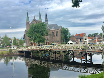 Sint Laurentiuskerk / R.K. Parochie HH. Matthias-Laurentius