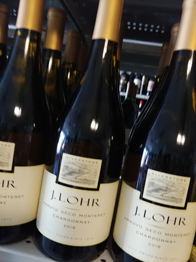 Liquor Store «Shrewsbury Liquor», reviews and photos, 230 Shrewsbury Plaza, Shrewsbury, NJ 07702, USA