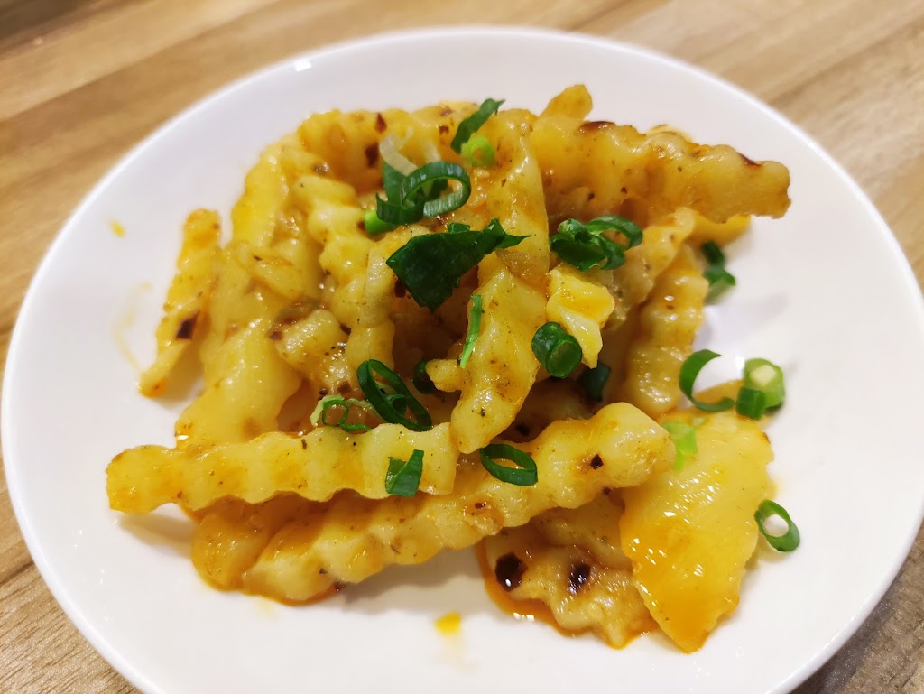 巷子重慶小麵《特色口水雞｜雜醬酸辣粉｜豌雜米線｜老麻抄手｜酸菜肉絲米線｜麻辣涼麵｜三鮮砂鍋米線｜紅燒牛肉麵｜紅燒肥腸麵｜泡椒鳳爪｜麻辣重慶小吃｜川渝私房小菜》 的照片