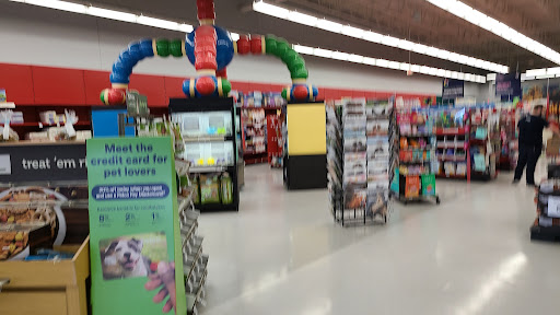 Pet Supply Store «Petco Animal Supplies», reviews and photos, 200 Edwards Blvd b, Lake Geneva, WI 53147, USA