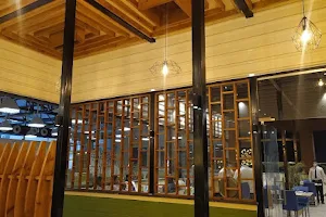 S CUBE PINE AND DINE RESTAURANT image