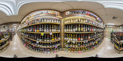 Holiday House Liquor