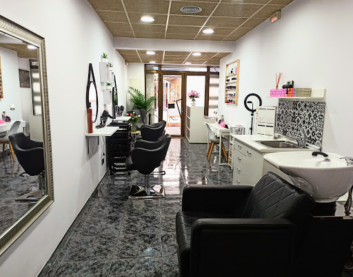 Estética y Peluquería Dianelys Moreno en Castellbisbal, Barcelona