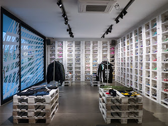 KICKZ Torstrasse - Premium Store