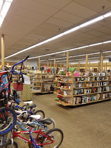 Thrift Store «Unique», reviews and photos, 2201 37th Ave NE, Columbia Heights, MN 55421, USA