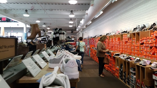 Shoe Store «DSW Designer Shoe Warehouse», reviews and photos, 60 NJ-17, Paramus, NJ 07652, USA