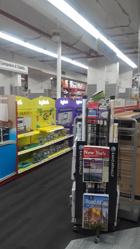 Office Supply Store «Staples», reviews and photos, 91-30 Van Wyck Expy, Jamaica, NY 11418, USA