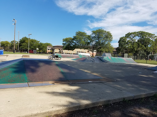 Park «Hinkley Park», reviews and photos, 25 Busse Hwy, Park Ridge, IL 60068, USA