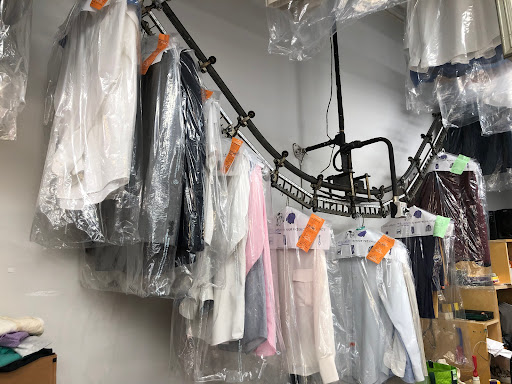 Dry Cleaner «Manhattan Avenue Cleaners», reviews and photos, 905 Manhattan Ave, Brooklyn, NY 11222, USA
