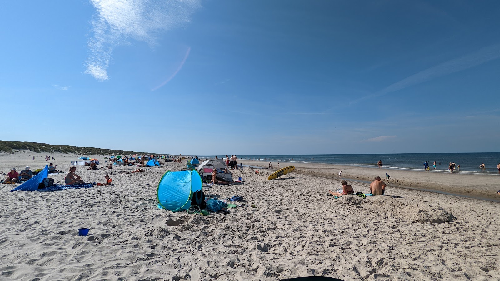 Henne Beach的照片 带有碧绿色纯水表面
