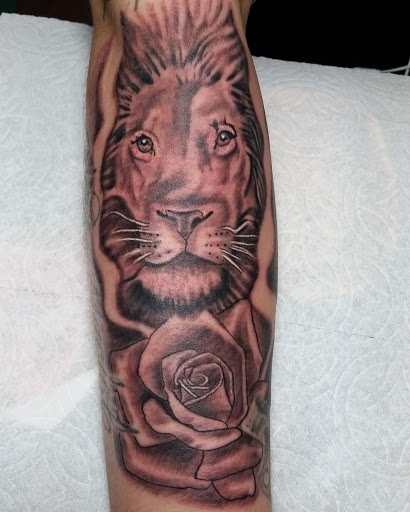 Tattoo Shop «City of Angels Tattoo», reviews and photos, 2043 East Cesar E Chavez Avenue, Los Angeles, CA 90033, USA