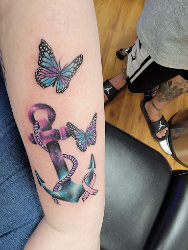 Tattoo Shop «Psychopathic Ink Tattoo & Piercings», reviews and photos, 129 E Beaufort St, Normal, IL 61761, USA