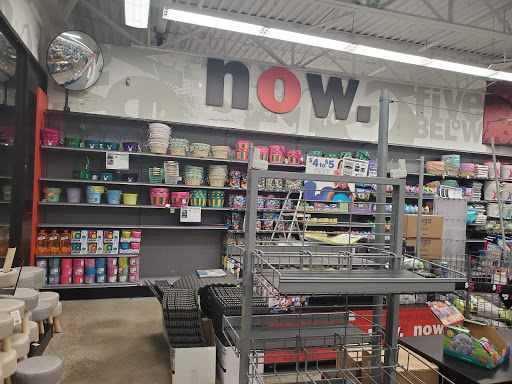 Variety Store «Five Below», reviews and photos, 1851 Sunrise Hwy, Bay Shore, NY 11706, USA