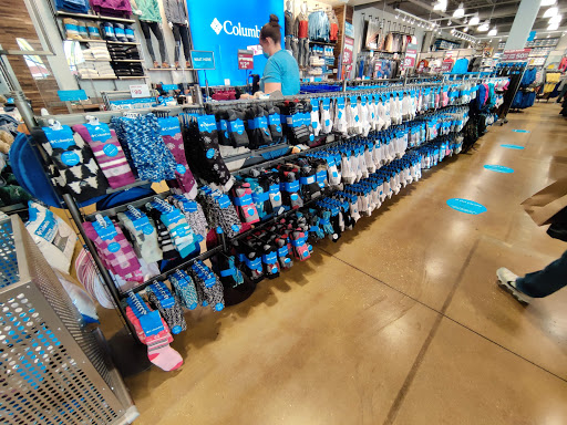 Sportswear Store «Columbia Sportswear Outlet Store at Premium Outlets in Orlando», reviews and photos, 4971 International Dr, Orlando, FL 32819, USA