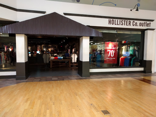 Clothing Store «Hollister Co. Outlet», reviews and photos, 554 Great Mall Dr, Milpitas, CA 95035, USA