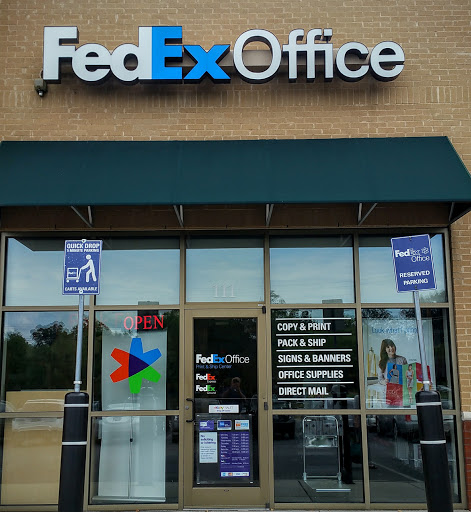 Print Shop «FedEx Office Print & Ship Center», reviews and photos, 5870 Samet Dr #111, High Point, NC 27265, USA