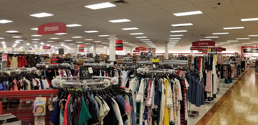 Department Store «T.J. Maxx & HomeGoods», reviews and photos, 111 Taunton St, Plainville, MA 02762, USA