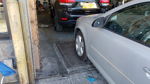 Auto Parts Store «Universal Used Auto Parts», reviews and photos, 1931 Flushing Ave, Ridgewood, NY 11385, USA