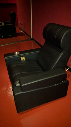 Movie Theater «Apple Cinemas Waterbury», reviews and photos, 920 Wolcott St, Waterbury, CT 06705, USA