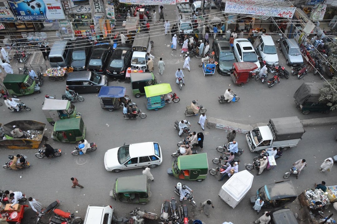 Shah Alami Bus Stop