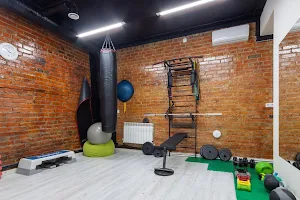 Fit-n-go | Фитнес-студия Екатеринбург | ЭМС тренировки, спортзал, солярий image