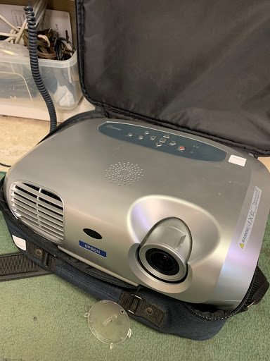 Thrift Store «Bryn Athyn Thrift Shop», reviews and photos, 510 Tomlinson Rd, Huntingdon Valley, PA 19006, USA