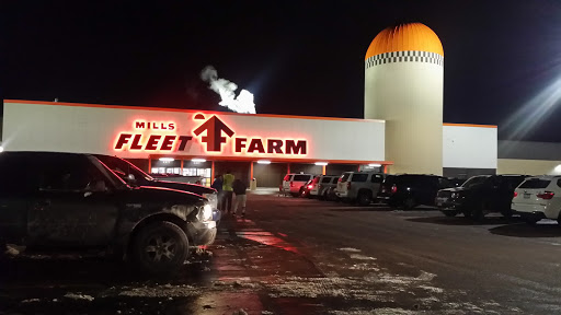 Department Store «Mills Fleet Farm», reviews and photos, 8400 Lakeland Ave N, Brooklyn Park, MN 55445, USA