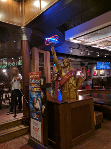 Red Robin Gourmet Burgers and Brews image 7