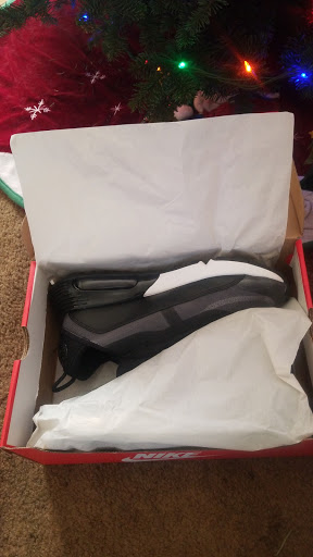 Shoe Store «Finish Line», reviews and photos, 1819 Montebello Town Center #13, Montebello, CA 90640, USA