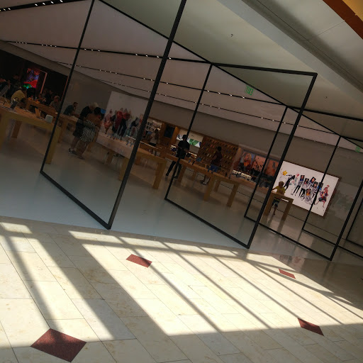 Apple Annapolis, 1735 Annapolis Mall Rd, Annapolis, MD 21401, USA, 