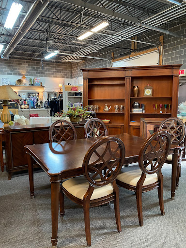 Thrift Store «Transitional Treasures», reviews and photos, 601 Towpath Rd e, Broadview Heights, OH 44147, USA