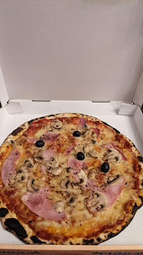 Plats et boissons du Pizzas à emporter Le Chalet à pizzas à Montignac-Lascaux - n°10