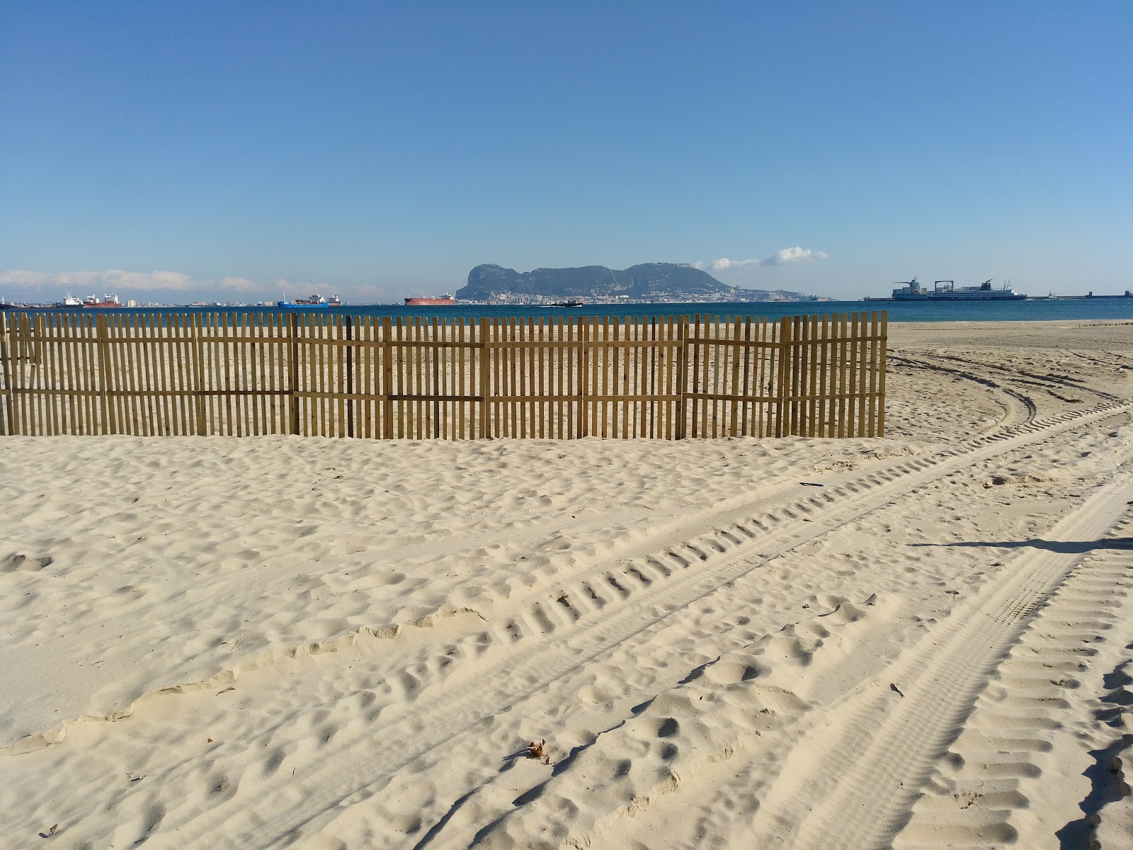 Photo de Playa del Rinconcillo - endroit populaire parmi les connaisseurs de la détente