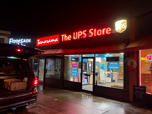 Shipping and Mailing Service «The UPS Store», reviews and photos, 680 Main St #1A, Walpole, MA 02081, USA