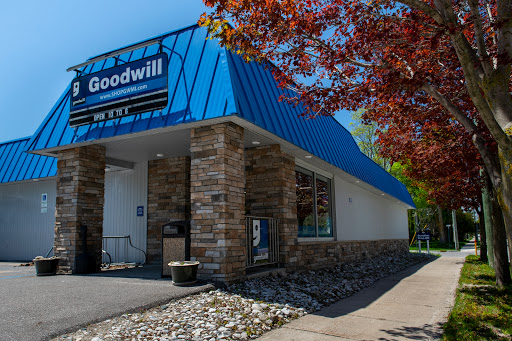 Charlevoix Goodwill Store and Donation Center, 402 Petoskey Ave, Charlevoix, MI 49720, Thrift Store