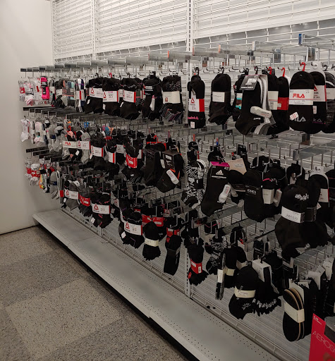 Clothing Store «Ross Dress for Less», reviews and photos, 2805 Plainfield Rd, Joliet, IL 60435, USA