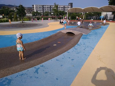 ジャブジャブ池