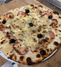 Plats et boissons du Pizzas à emporter Pizzeria Pizza d'Olive à Joyeuse - n°3