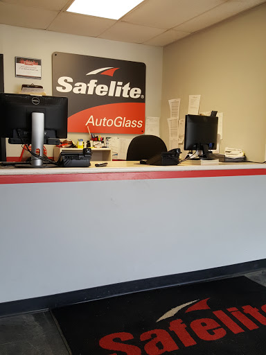 Auto Glass Shop «Safelite AutoGlass», reviews and photos, 512 W Main St, Tilton, NH 03276, USA