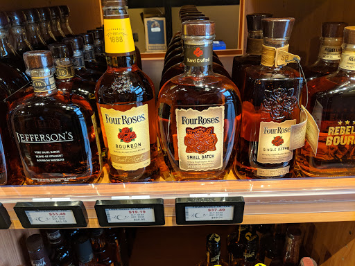 Liquor Store «Snoqualmie Tobacco & Liquor Company», reviews and photos, 37500 SE North Bend Way, Snoqualmie, WA 98065, USA