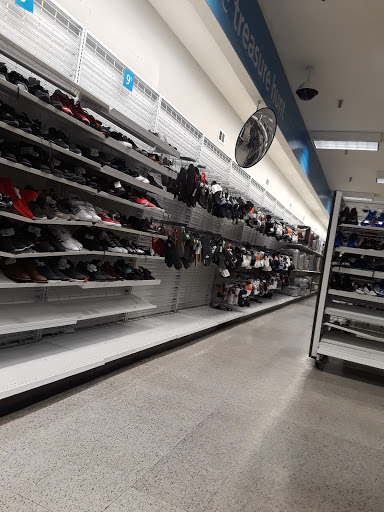 Clothing Store «Ross Dress for Less», reviews and photos, 820 E Alosta Ave, Azusa, CA 91702, USA