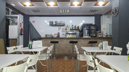 Bar Cafeteria Neki - Calle san sebastian plaza san juan bautista n3 local 9, 38005 Santa Cruz de Tenerife, Spain